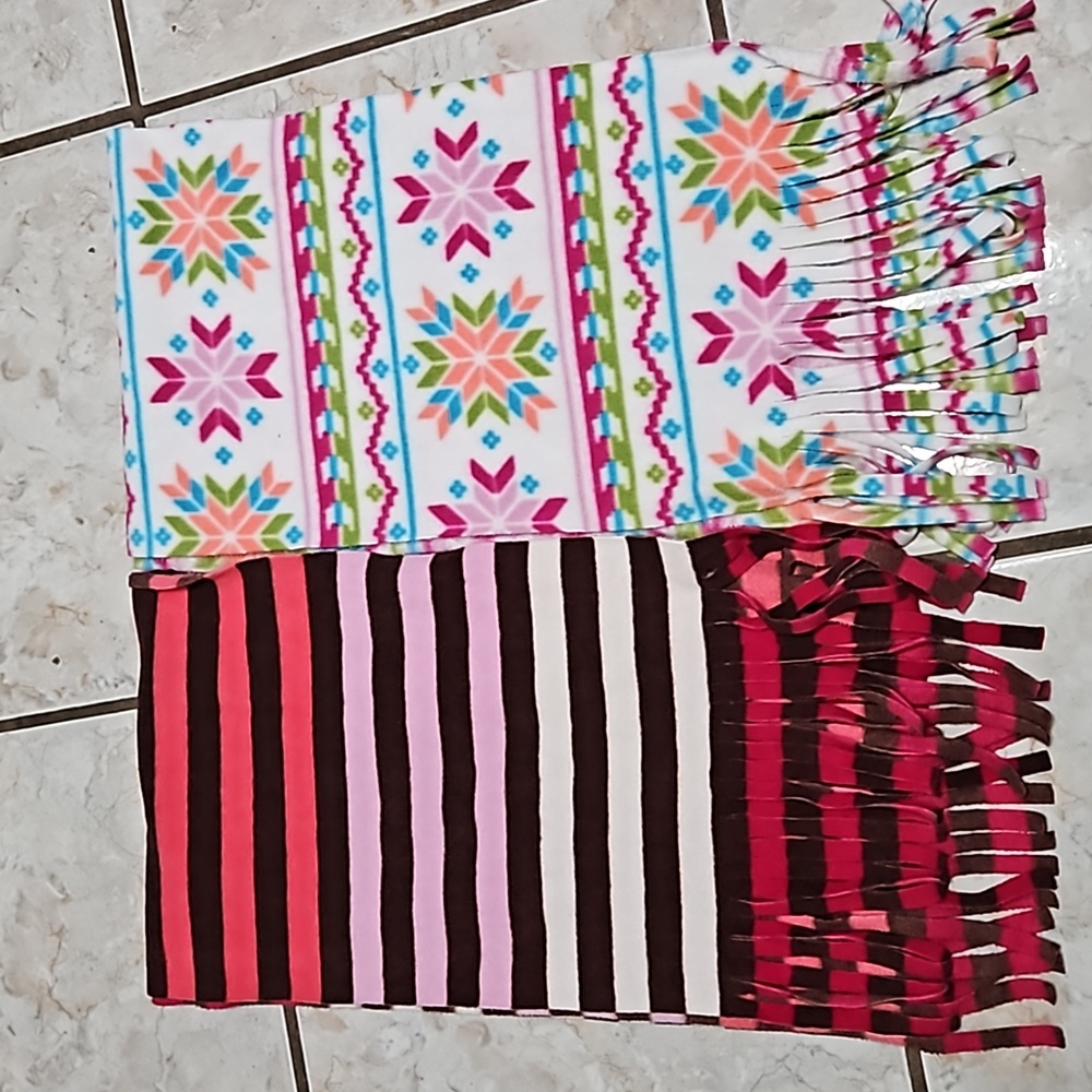 2 sets of Scarfs